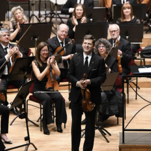 Alexander Shelley und James Ehnes mit dem NAC-Orchester in Paris 2019